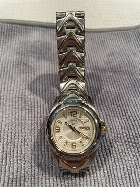 Ladies Callaway Golf Wristwatch CY2063 - needs battery